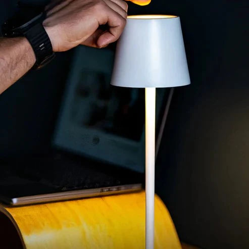 Minimalistic Table Lamp - LMP YA15