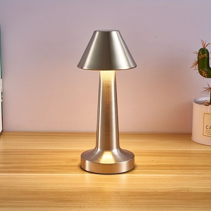 Retro Cone Style Lamp - LMP YA12