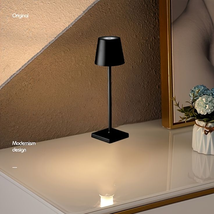 Minimalistic Table Lamp - LMP YA15